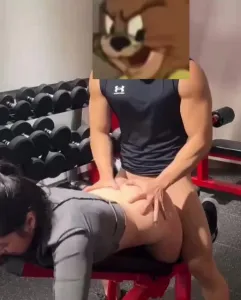 健身房后入慾望女，就想被男人各种狠操玩弄大屁股