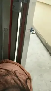 老板的妹妹在楼梯