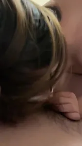 带个眼镜的騷屄女友，女上位很会摇，挺舒服的