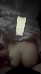 穿着贝尔睡衣的女大被强草