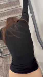 楼梯间后入后续来了