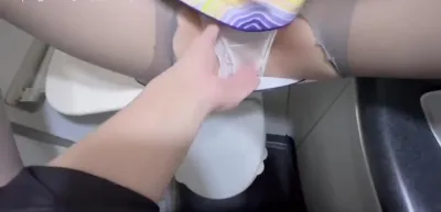 飞机厕所内后入真实空姐