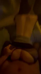 黑丝出轨母狗，一边回复男朋友信息，一边大叫baba用力