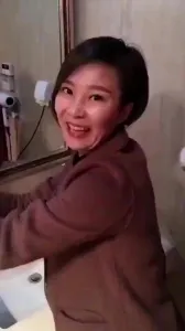 阿姨真的好骚啊～