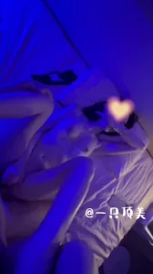 极品女友被无套干最后射在脸上