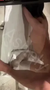 对镜后入白丝小母狗