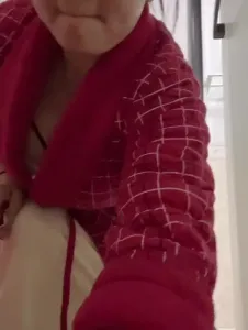 【雨哥91】大奶肥臀跟骚逼裸聊真实自拍（自拍求91通过审核）