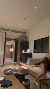 027武汉夫妻 涞觅巴洛克黑丝高跟酒店开门做