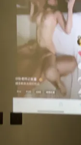 （原创)给母狗老师看3p视频，现在的她只想要JB