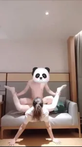 看简介,在酒店超干难度姿势爆操熟女少妇被操的高潮连连