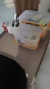 酒后发骚的老婆根本没有抵抗力,绿帽带着单男又亲又抱