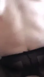 简介有群，爆操极品巨乳黑丝少妇，骚逼水太多了，骚逼叫声太好听了