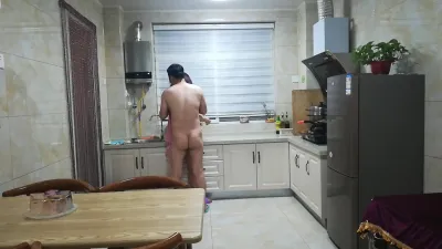 [原创] 3P太累了，半夜老婆起来给单男做好吃的