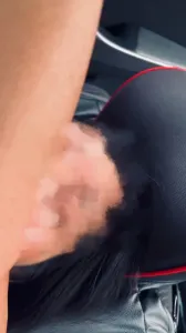 继续车里操大奶子骚舅妈，舅妈有空就要我去操她。