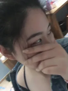 安徽反差学生妹，奶子坚挺手感微胖操起来超级舒服牛仔反差婊同城推资源