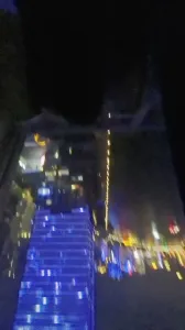 珠江边上，落地窗前