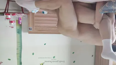 嚎叫的白袜人妻