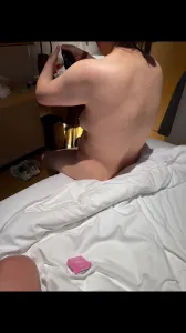 0871 良家熟女第一次出轨 拿老公避孕套出来开房