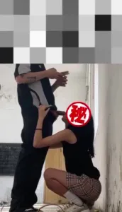 废弃大学教室偷偷啪啪 紧张刺激!父母眼中的乖宝宝