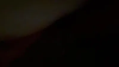 重庆花腿精神小妹 她闺蜜在洗澡 偷偷无套内射她