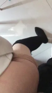 强推肉丝长靴熟妇人妻子衣服没脱就干