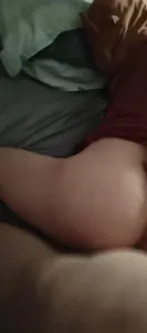 和大屁股肥臀熟女偷情,老汉推车姿势操大屁股太解馋过瘾了,大屁股很肥厚