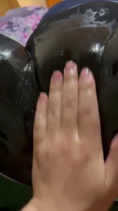 原创肥臀无缝黑丝骚母狗首秀