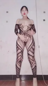 连体黑丝袜少妇自慰1