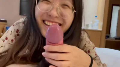 大二校花好美啊!深喉狂口射好多吞掉好刺激啊!