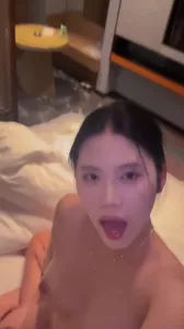 阿黑颜母狗又伸舌头了