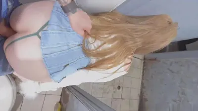 在停车场楼梯间做爱内射骚穴,不知道路人有没有看到