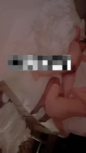 4p黑丝娇妻，两个单男轮流操