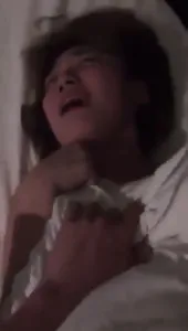 简介有群，极品美少妇骚到离谱脸色潮红，胡言乱语语无伦次