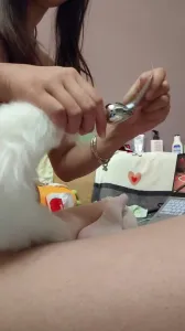 母狗自慰肛塞插入