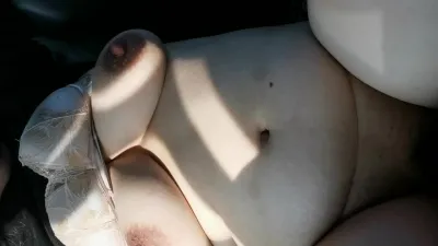 下楼遛狗车震的丰乳人妻