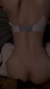 正偷偷做爱极品身材人妻 她老公突然回来了 吓的一激灵