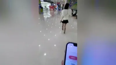 约人妻逛商场 玩点刺激  塞跳蛋  购物 哈哈哈