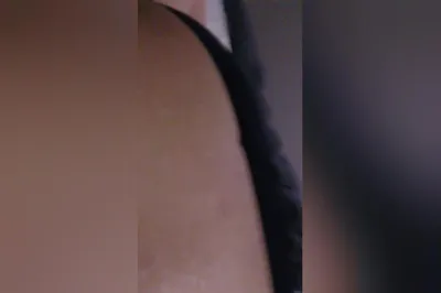 大奶骚货留学生被约出来撕烂丝袜强上