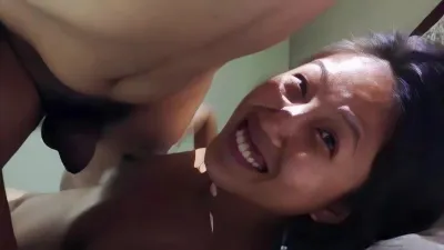 成功拿下良家熟女人妻用震动套把她操高潮了