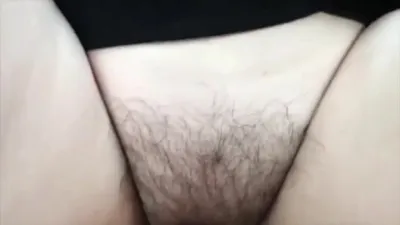 和52岁丰满大屁股熟女大妈车震操逼，大妈身材很丰满胸大屁股肥，太爽了