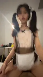 女仆装双马尾母狗上位高潮