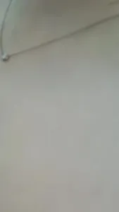 【雨哥原创】实拍裸聊短发女今天办公室草逼拍给我看，逼水不停的往外流