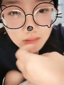 马桶水洗脸的大二学妹 露脸