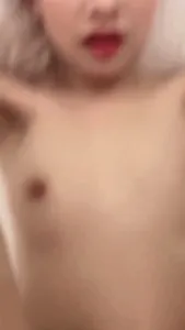 极品露脸少妇颜值很高还白嫩一看表情就很饥渴